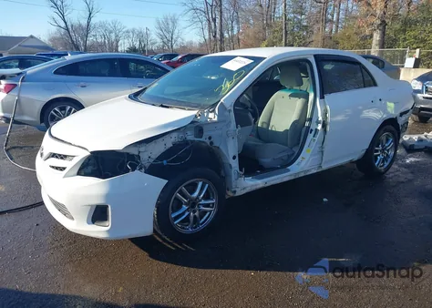 2013 Toyota Corolla Le z USA, uszkodzony, nr VIN 2T1BU4EE9DC980641